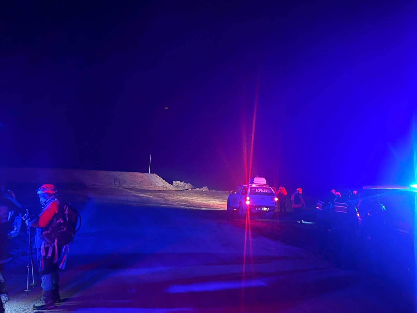 H A S A N D A G I N D A M A H S U R K A L A N 2 U N I V E R S I T E L 1063350 315511