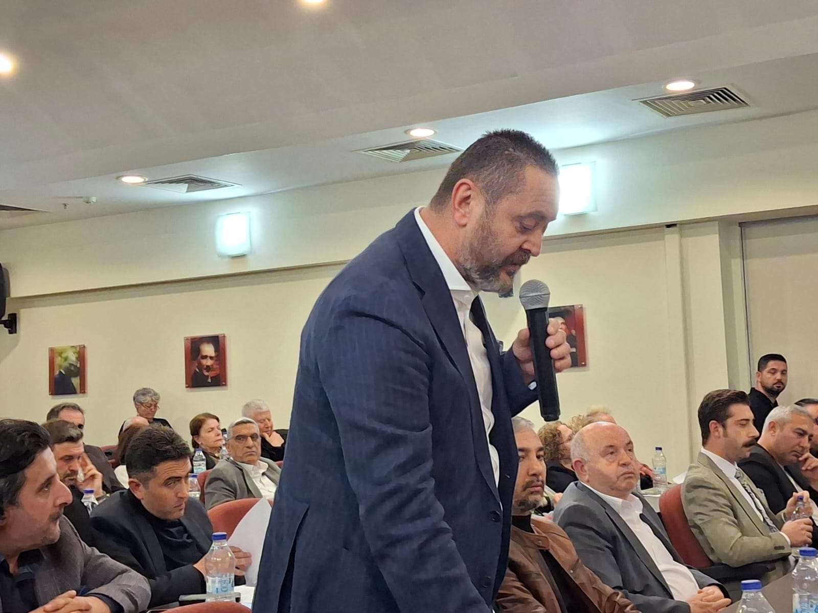 Ünal’dan pazaryeri tepkisi: Tehditle karar almamalı!