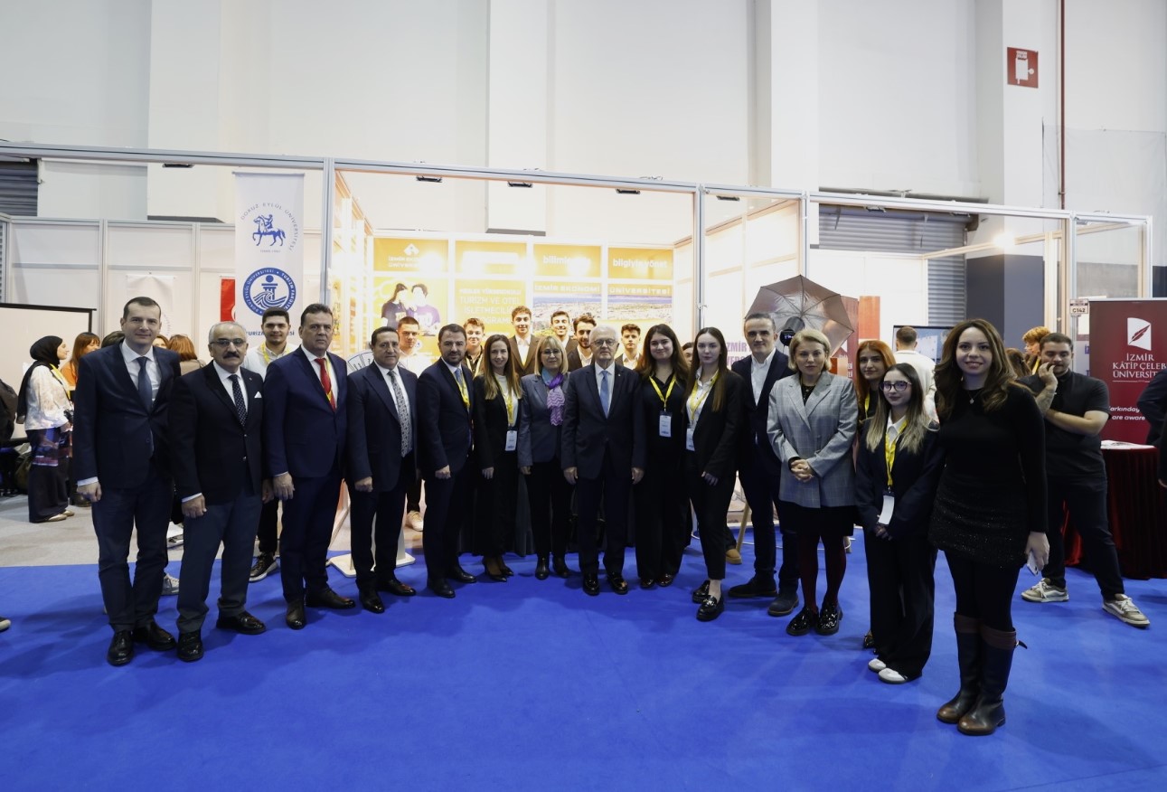 İeü Turizm Ve Otel İşletmeciliği Programı, Bu Yıl 19’Uncu Kez Kapılarını Açan Uluslararası Turizm Ticaret Fuar Ve Kongresi’ne Katılarak ‘Gelecek Için Sürdürülebilir Turizm’ Temasıyla Stant Kurdu.4
