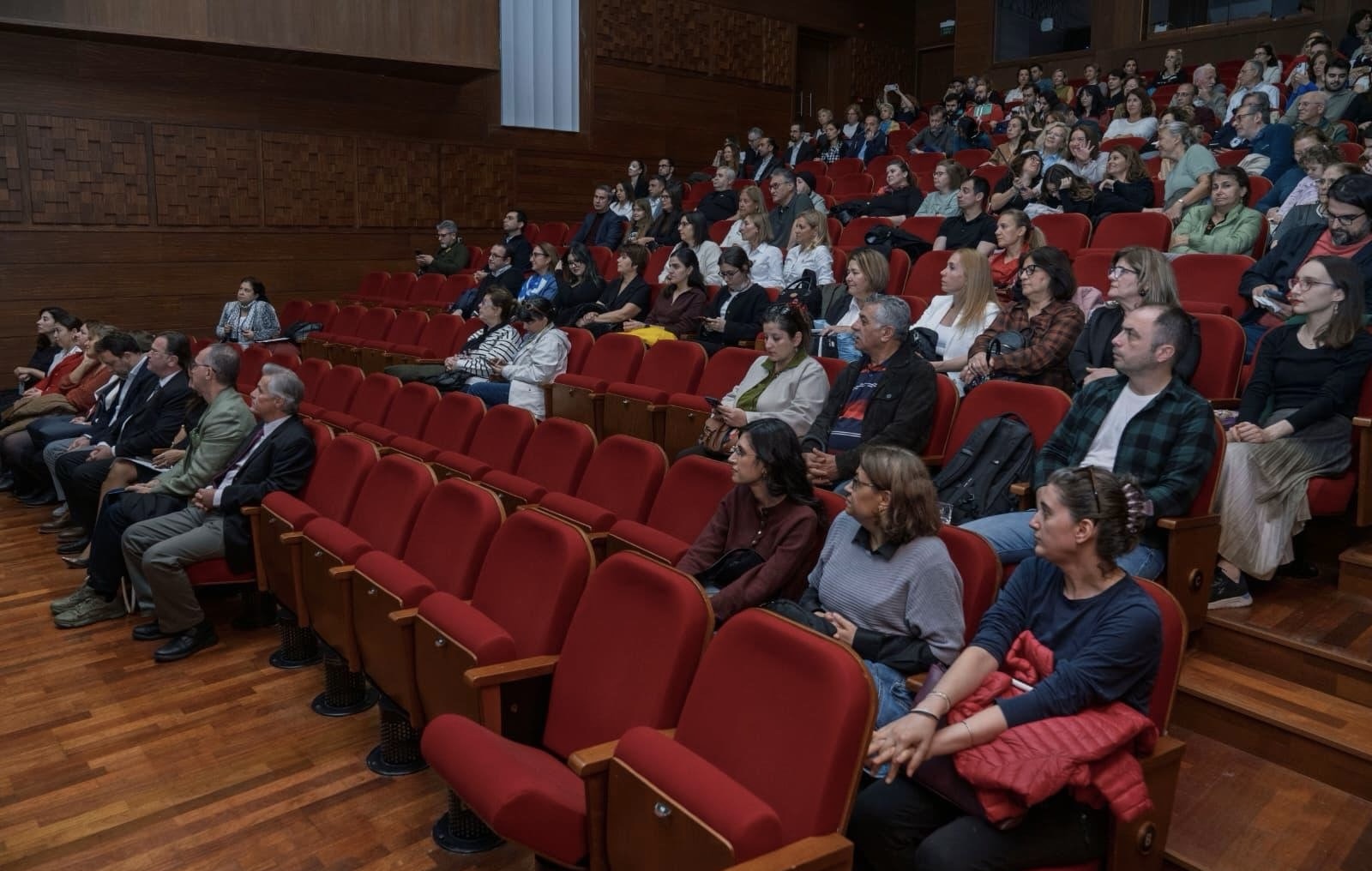 İzmir Akdeniz Akademisi’nde Dil Eğitiminde Başarı Tablosu