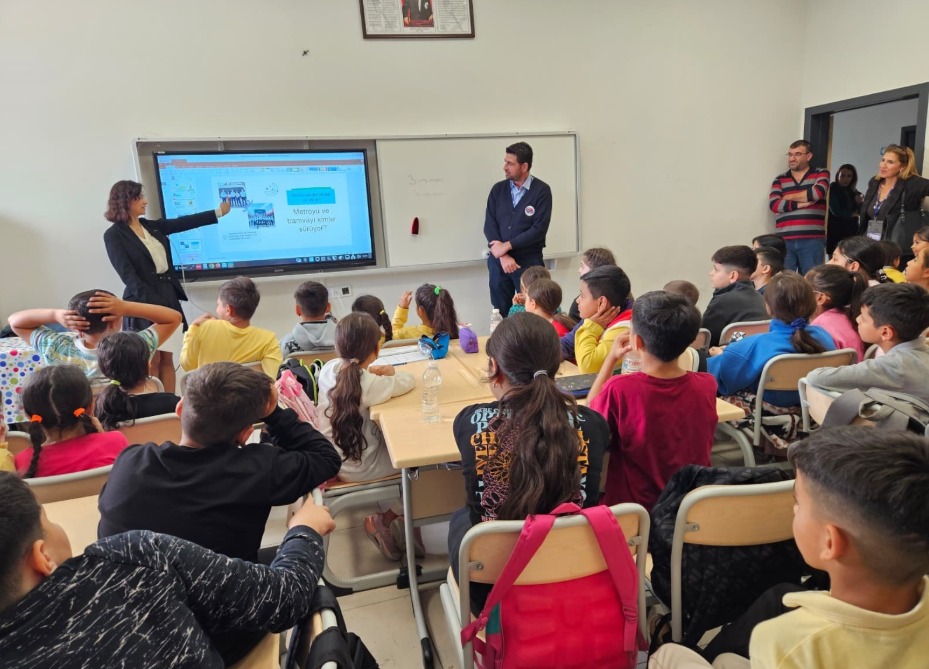 Vatmanlar sahada: Çocukların merakı giderildi