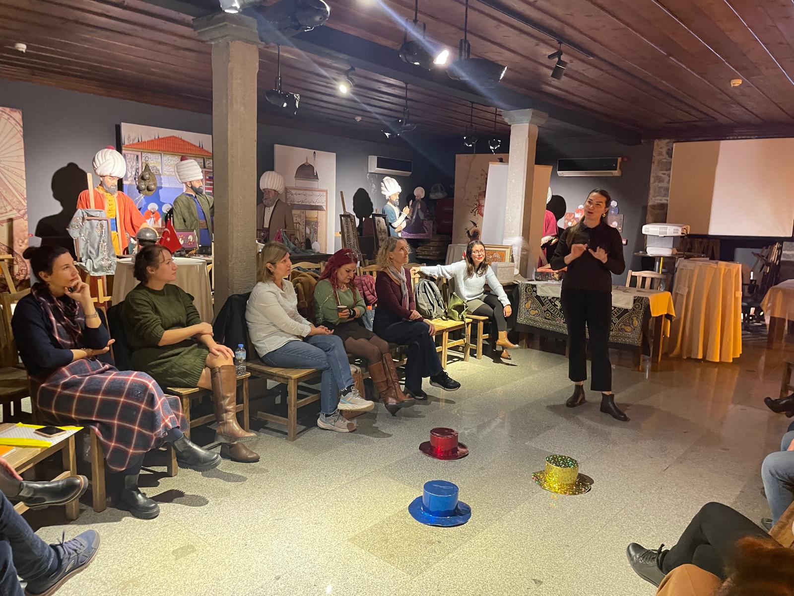 İzmir Öğretmen Akademileri