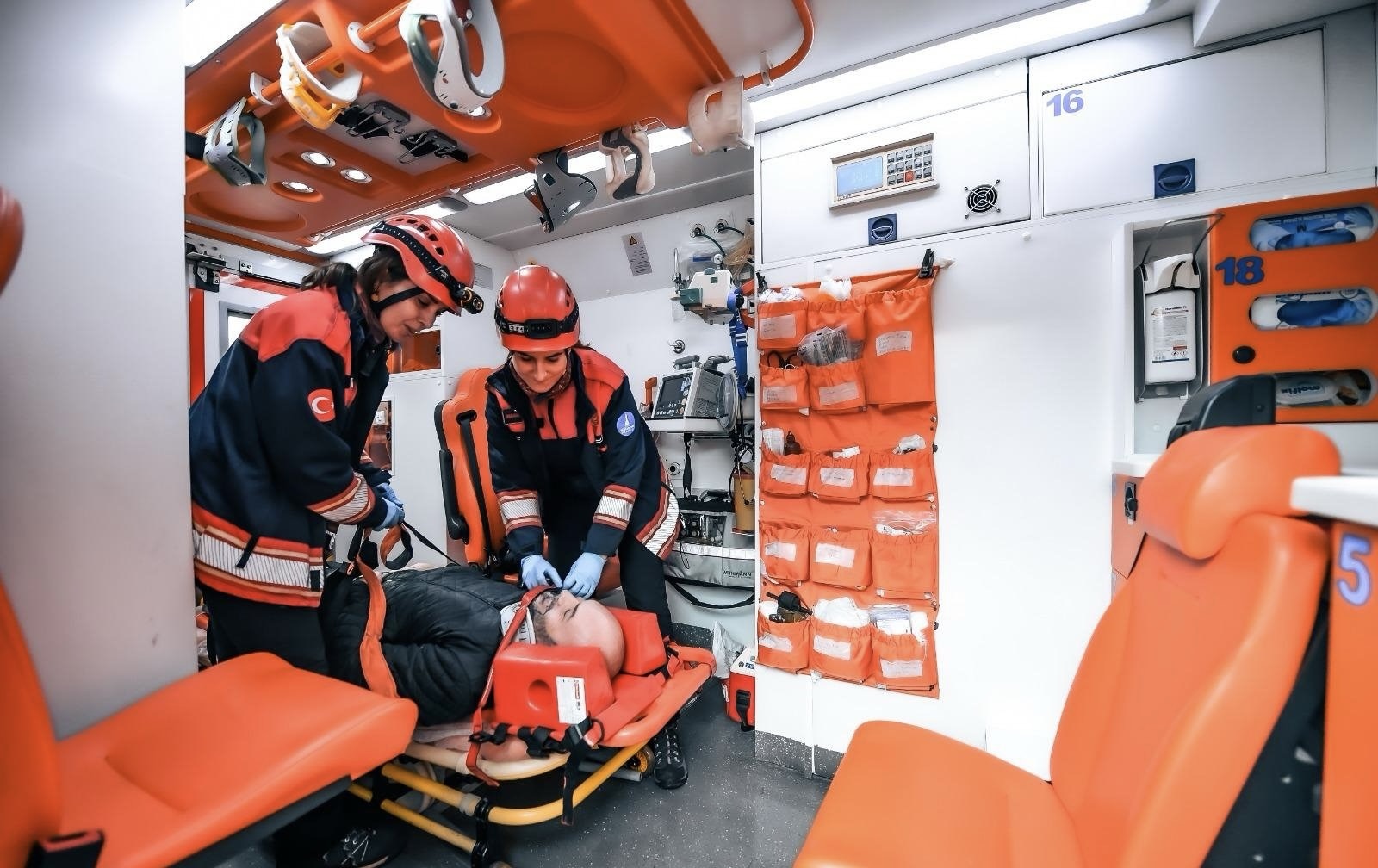 İzmir’de Itfaiye Ve Bucakut’tan3