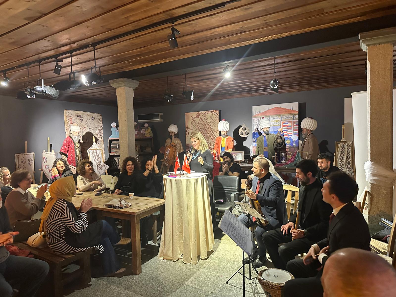 İzmir’de Öğretmenlere Sanatla Eğitim