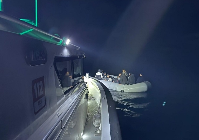 Karaburun ve Çeşme'de kaçak girişimlere müdahale