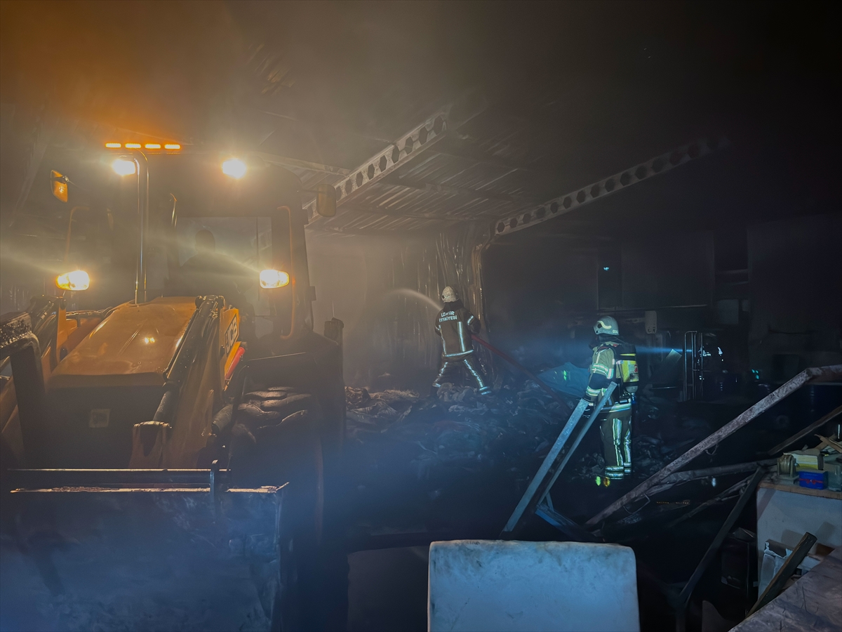 İtfaiye, sağlık ve polis ekipleri hızla sevk edildi