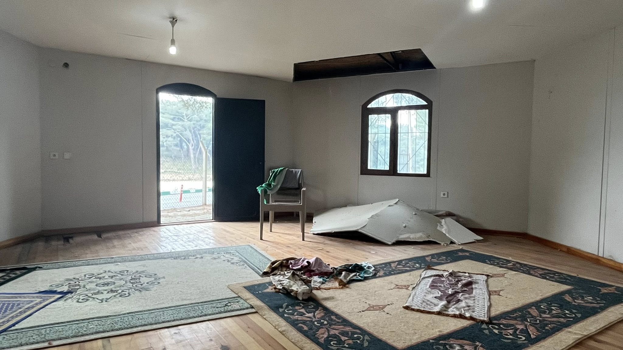 “Harabe olan yeri beş güvenlik bekliyor”