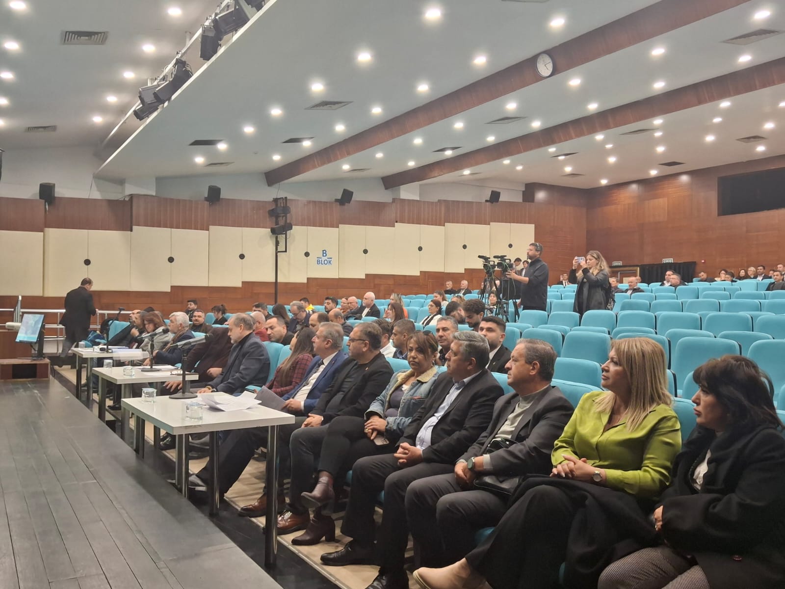 AK Partili Önen, soru önergelerini hatırlattı: Yanıt bekliyoruz