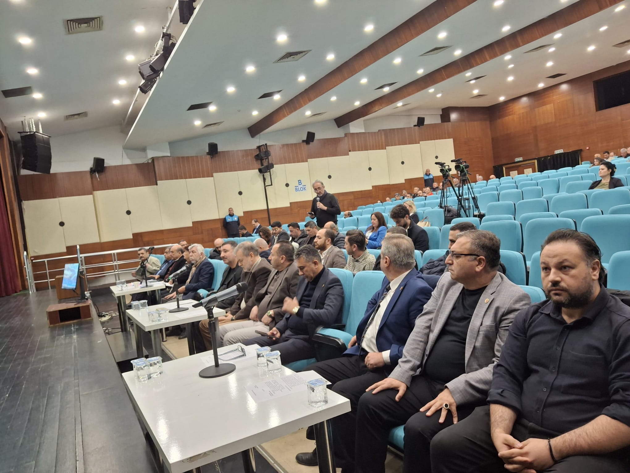 AK Partili meclis üyesi o firmayı sordu: Neden o alanı boşaltmadı?