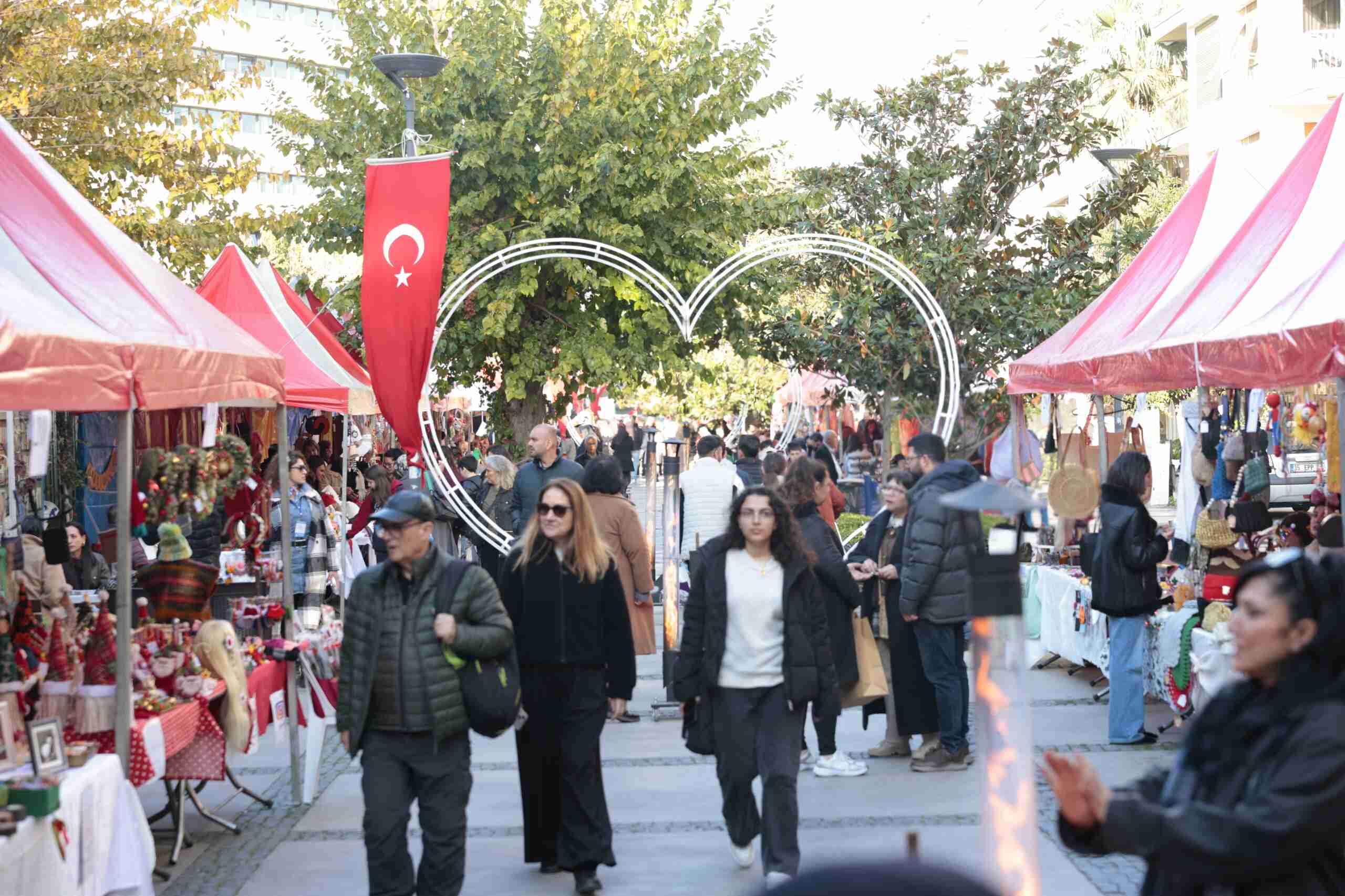 Konak’ta Yeni Yıl El Emeği Kerme
