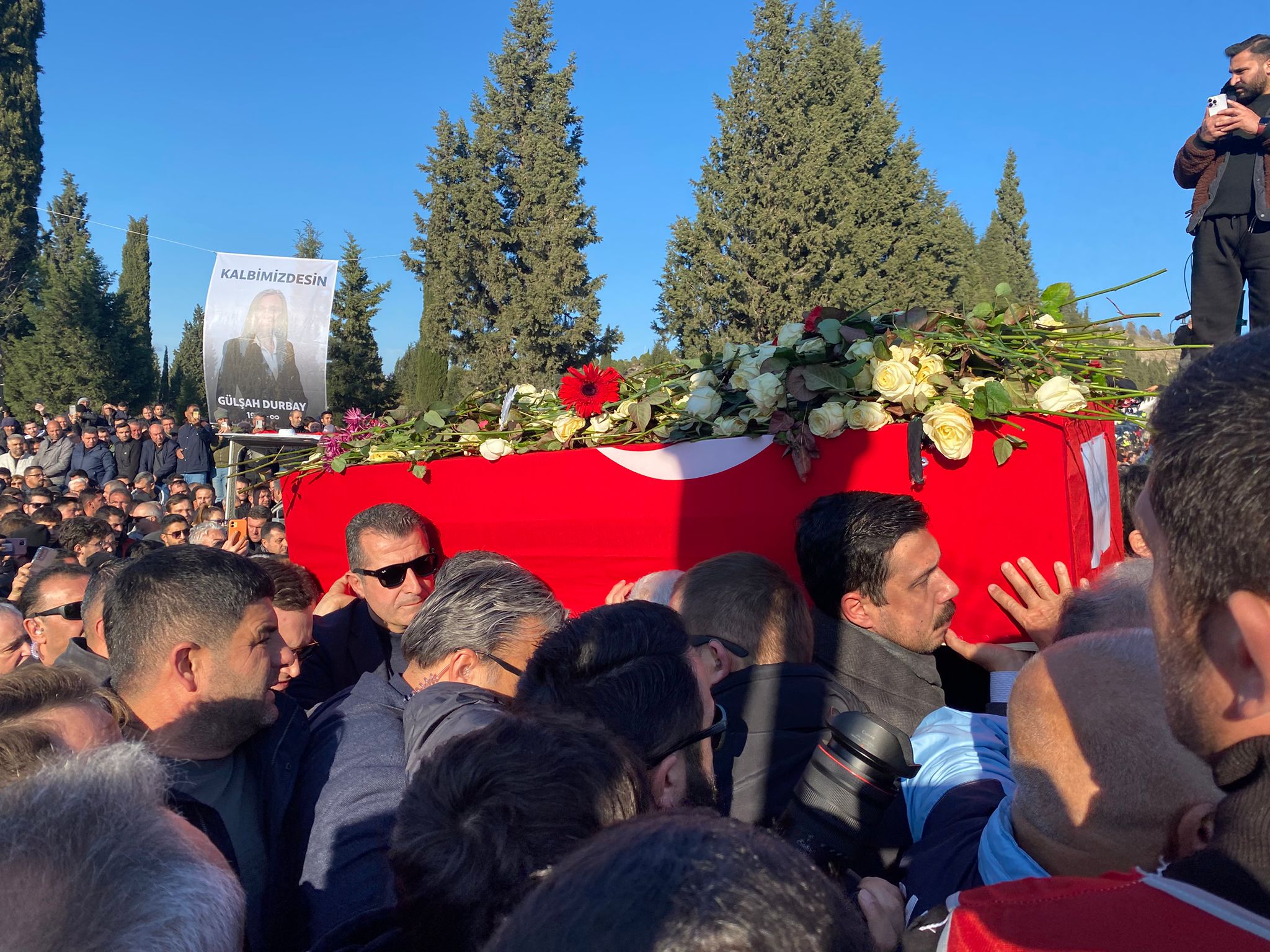 Manisa Başkan Durbay’ı Gözyaşlarıyla Ebediyete Uğurladı 3