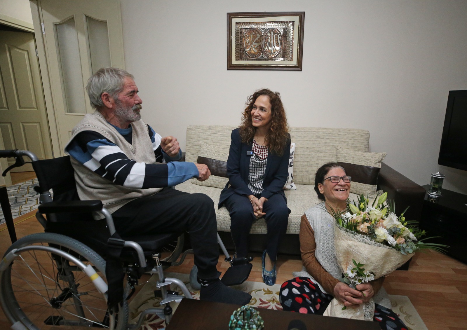 Mavi Kapak Kampanyasıyla Bir Aileye Daha Umut Oldu2