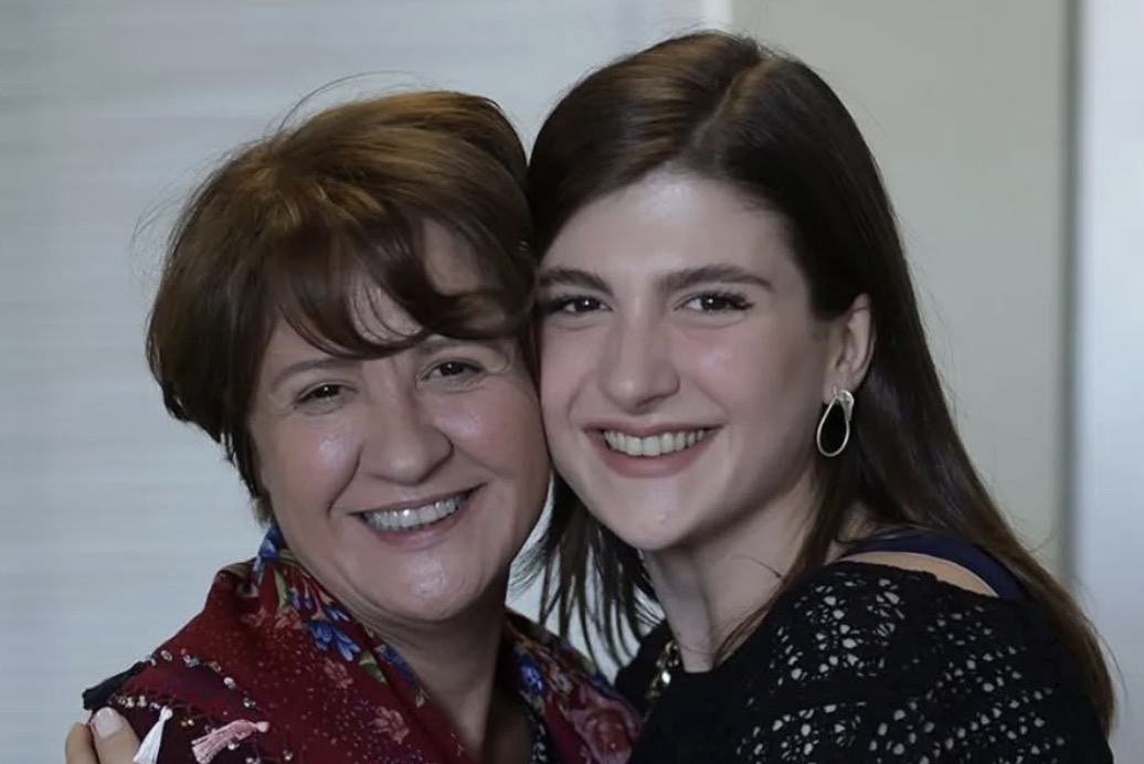 Naz Cagla Irmak Annesi Kim