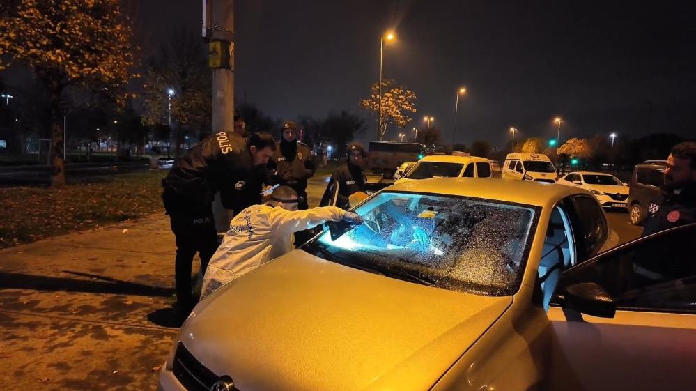 Polisin Gbt Yapmak Istediği Araçtan Ceset