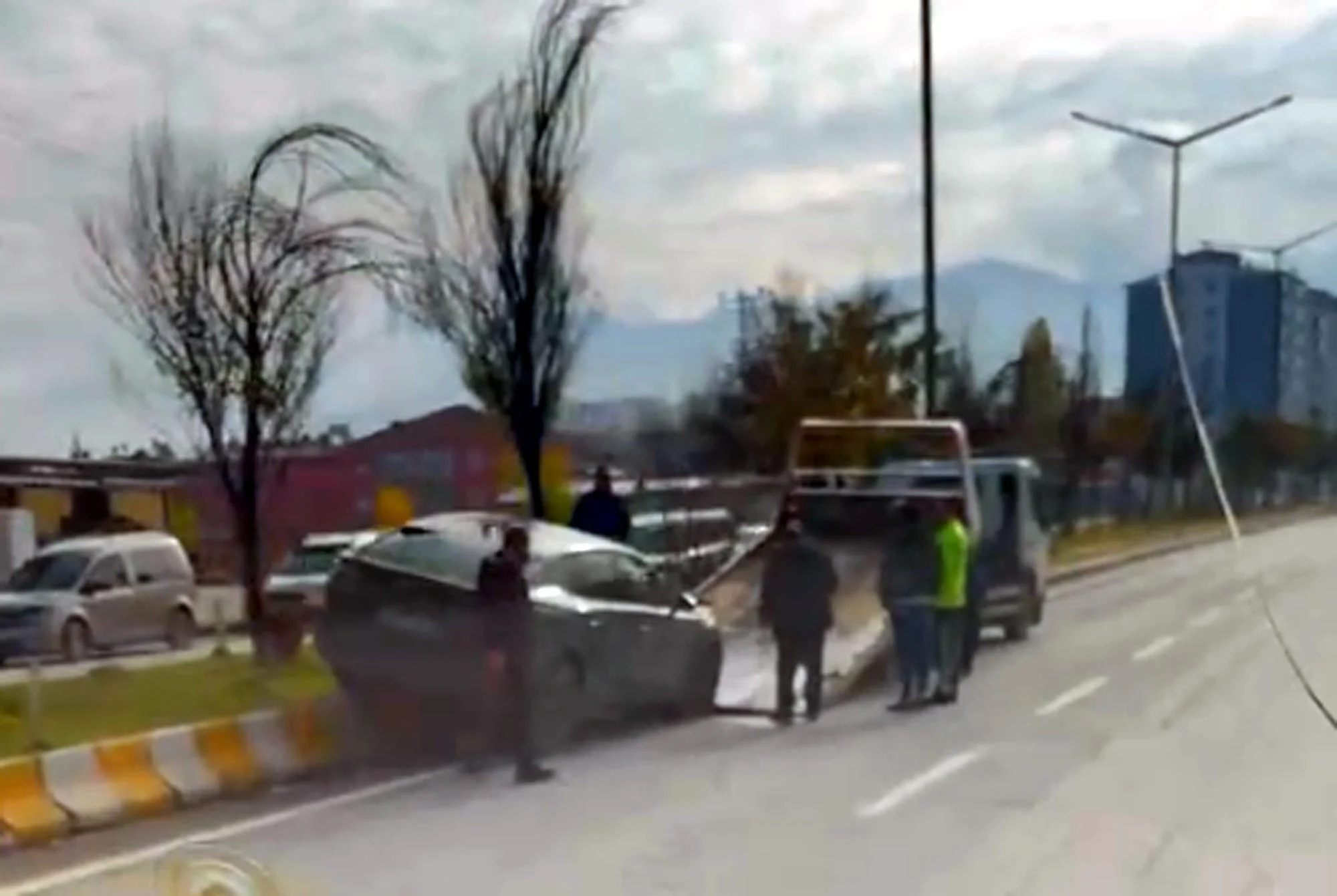 Yaralı kadın hastaneye kaldırıldı