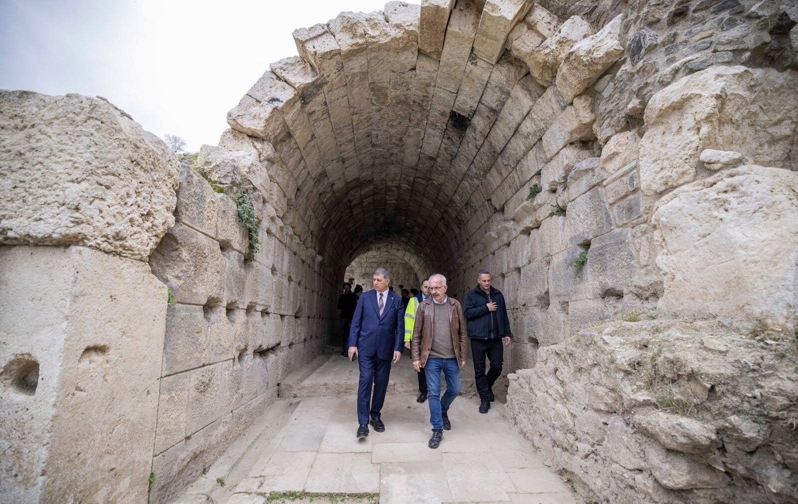 Smyrna Antik Kenti Gün Yüzüne Çıkacak1