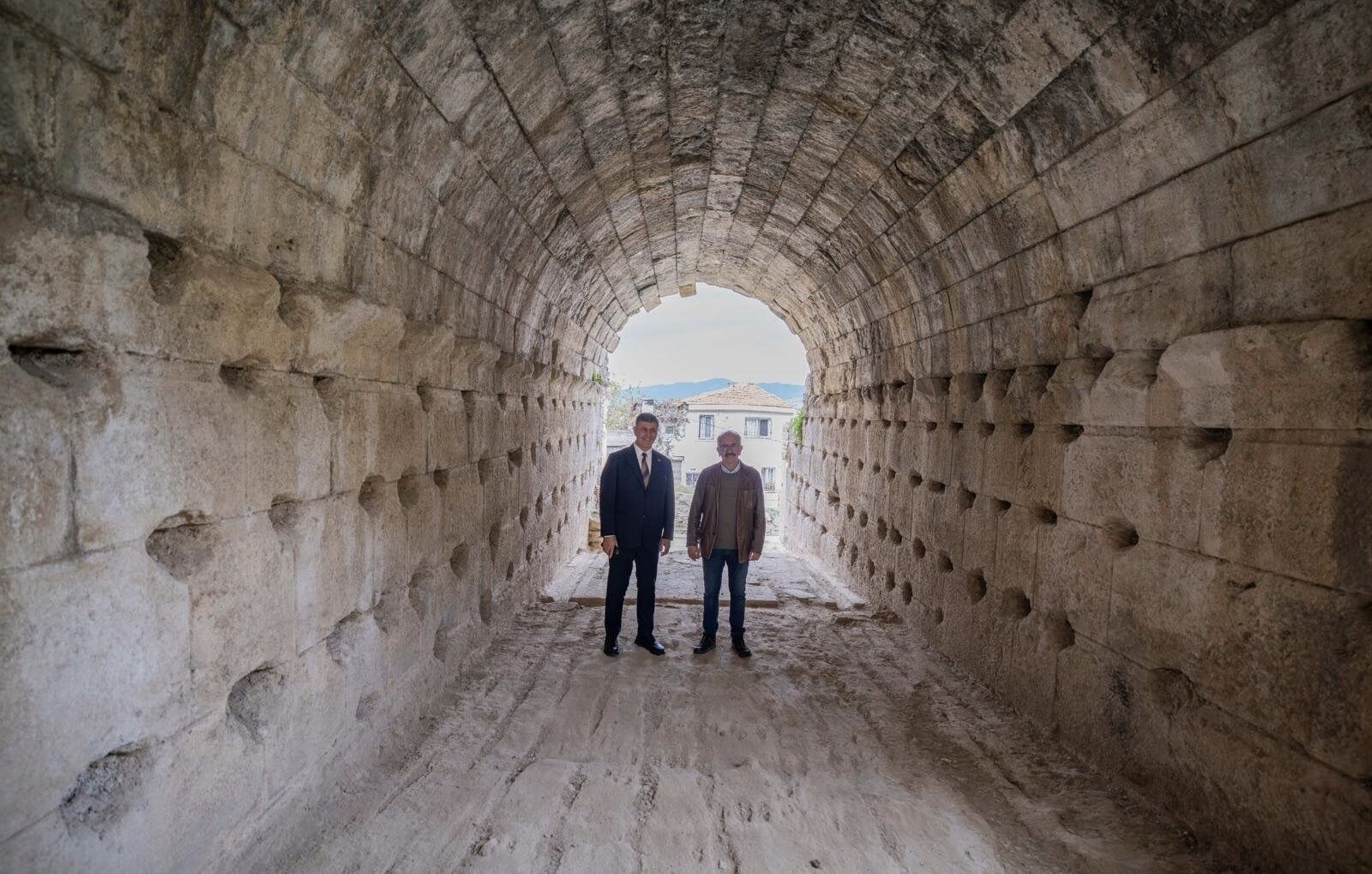 Smyrna Antik Kenti Gün Yüzüne Çıkacak6