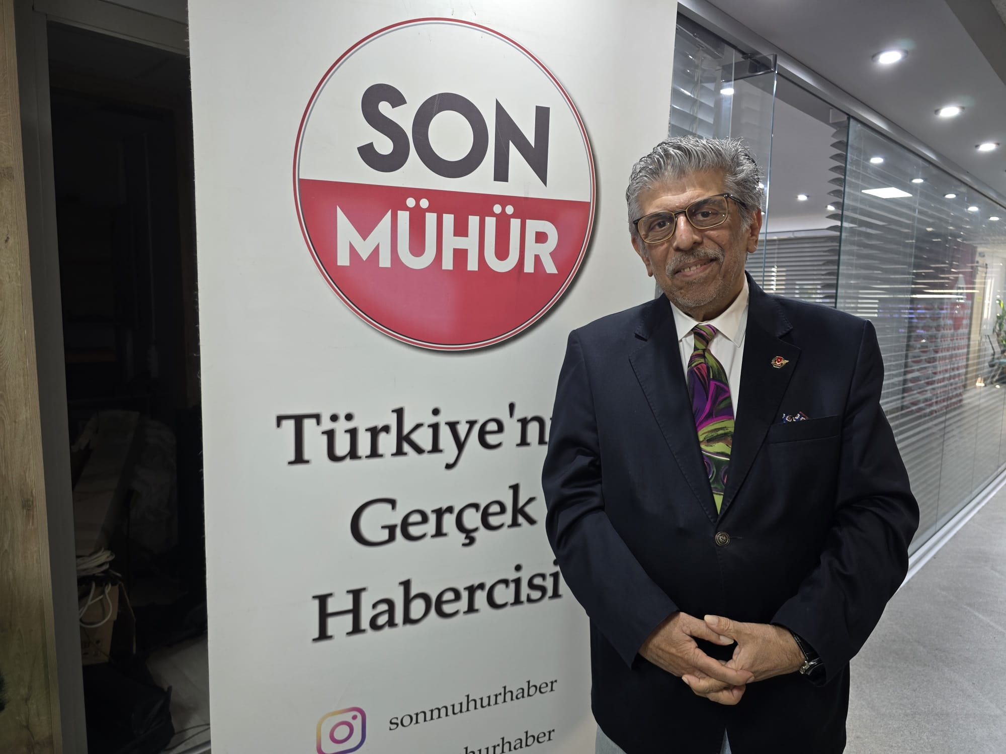 İzmir basınının usta kalemi: Mehmet Karabel