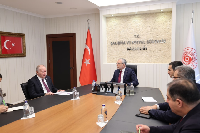 Türk İş'in Kapalı Zarfındaki Asgari Ücret Talebi Belli Oldu