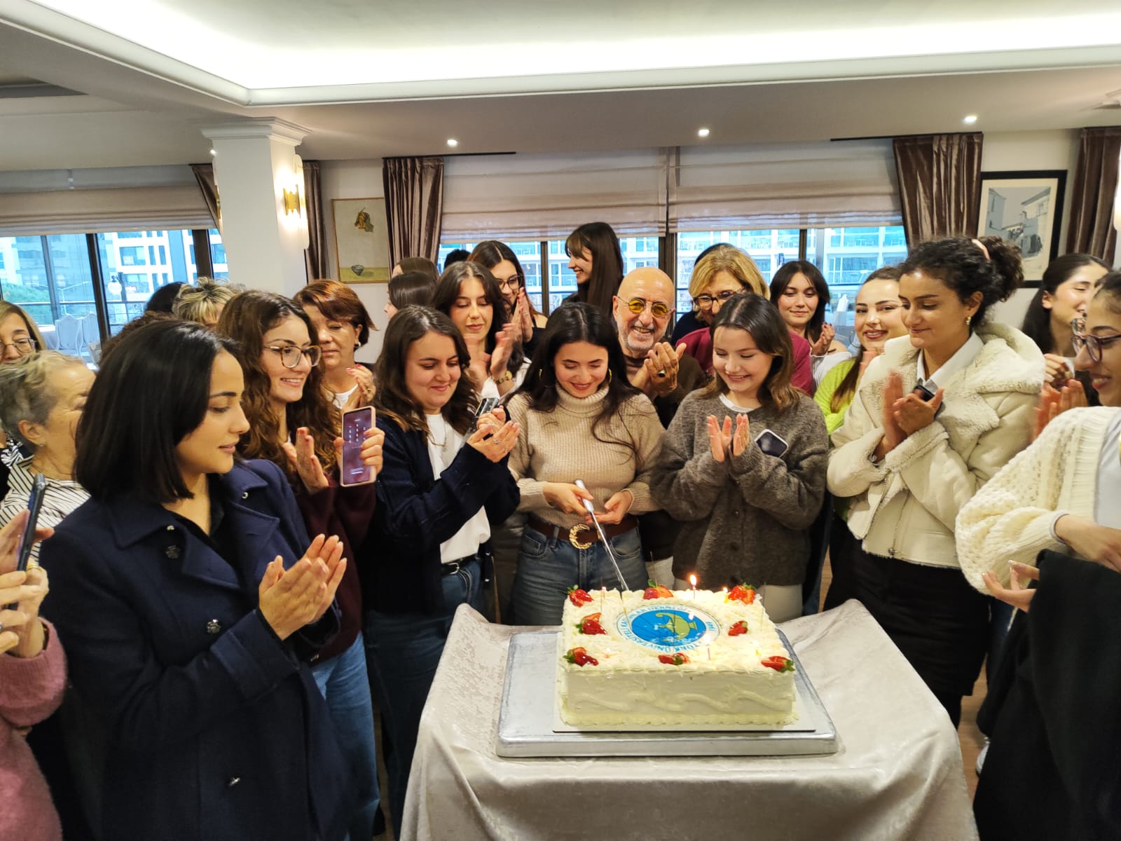 Türkiye Üniversiteli Kadınlar Derneği'nden Bursiyerlerine Yeni Yıl Buluşması Eğitim, Dayanışma Ve İlham Bir Arada Foto (3)