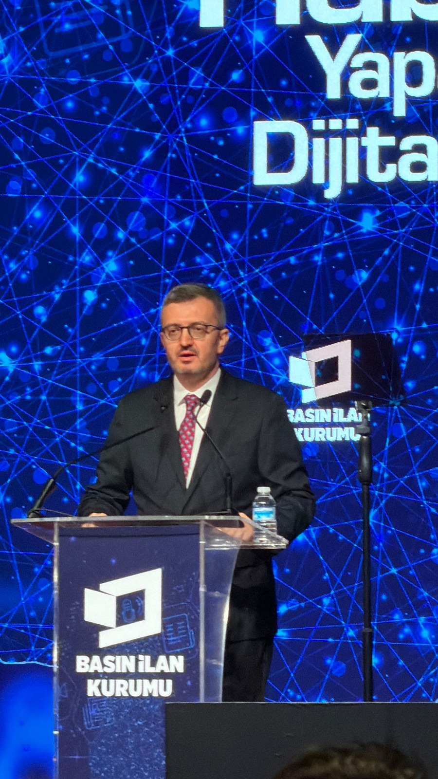 Sağlıklı iletişim ekosistemi için yapay zeka vurgusu