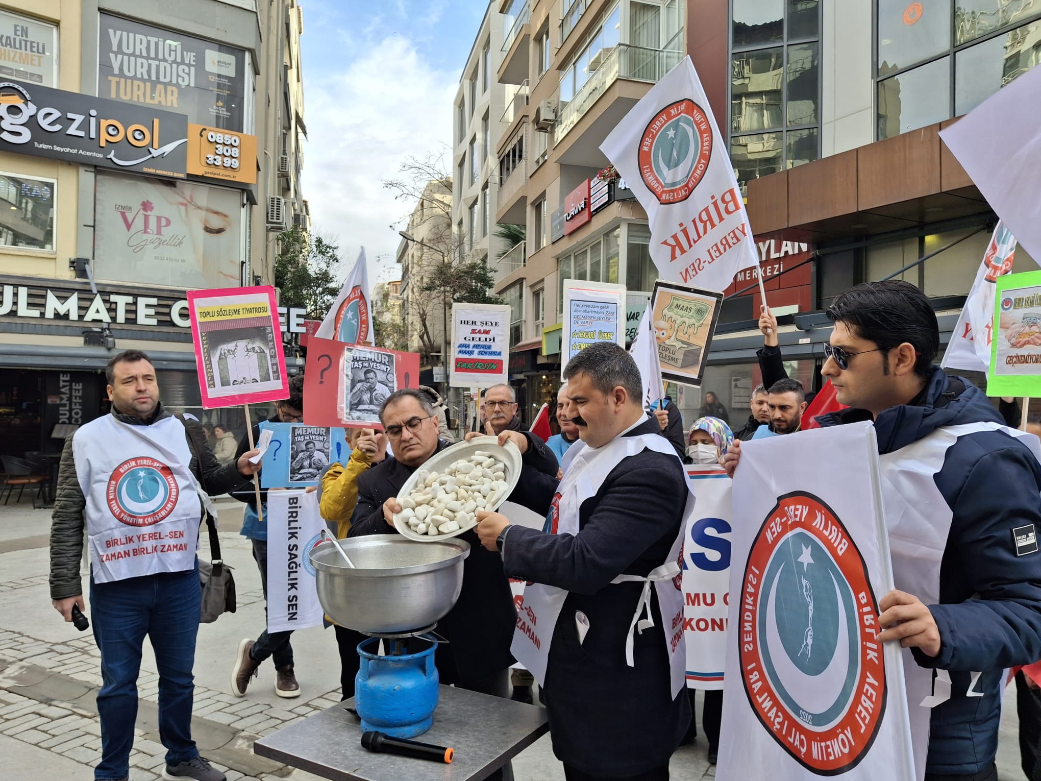 ‘Memurların yaşam sevincini öldürdünüz’