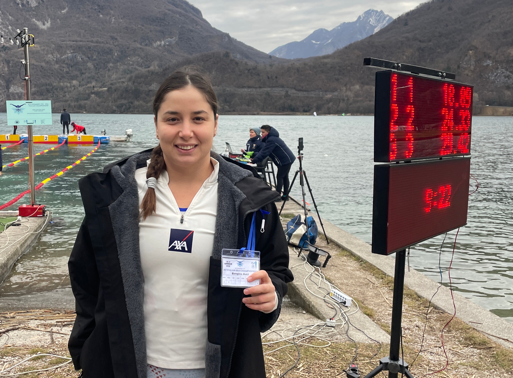 Buz Gibi Suda Altın Zafer