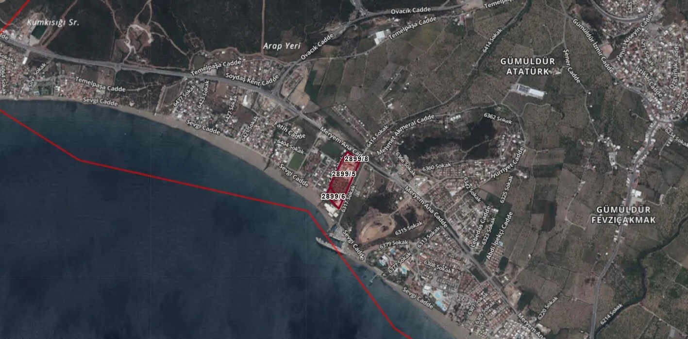 Çeşme’de 3 Bi̇n Metrekareli̇k Alan Satildi