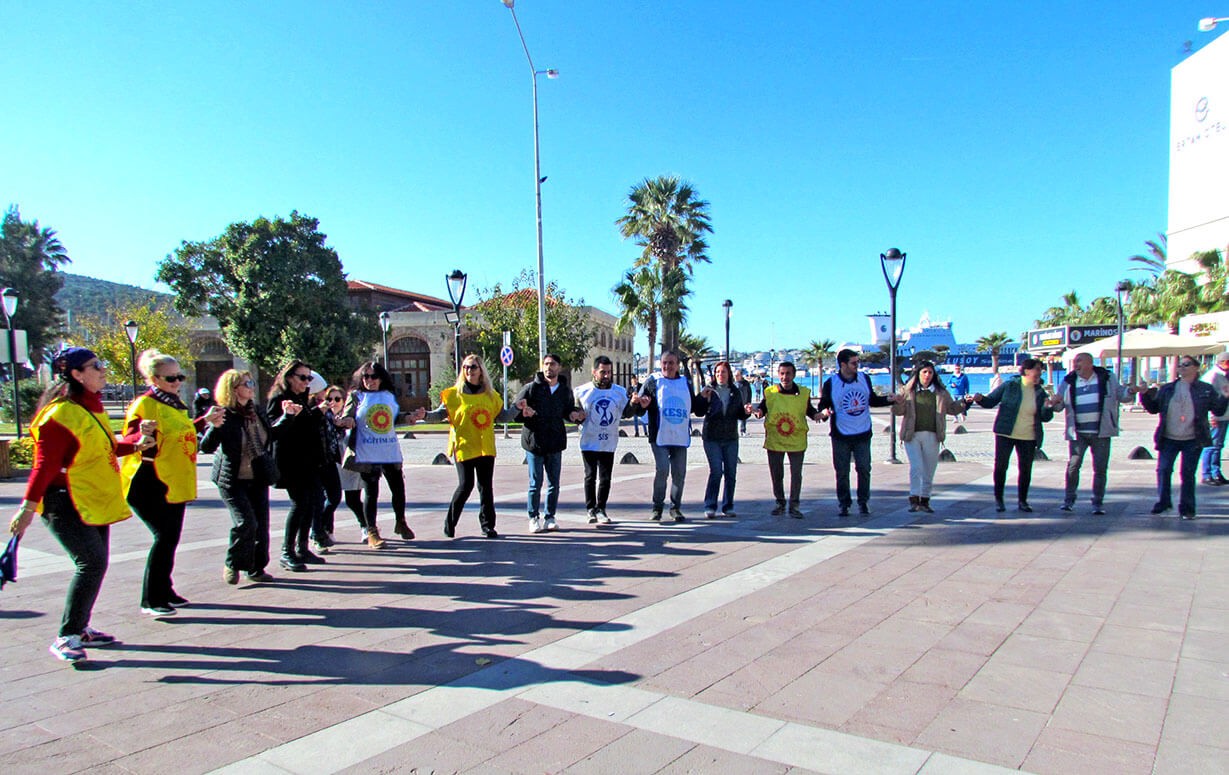 Çeşme’de Kamu Emekçileri Iş Bıraktı! 1