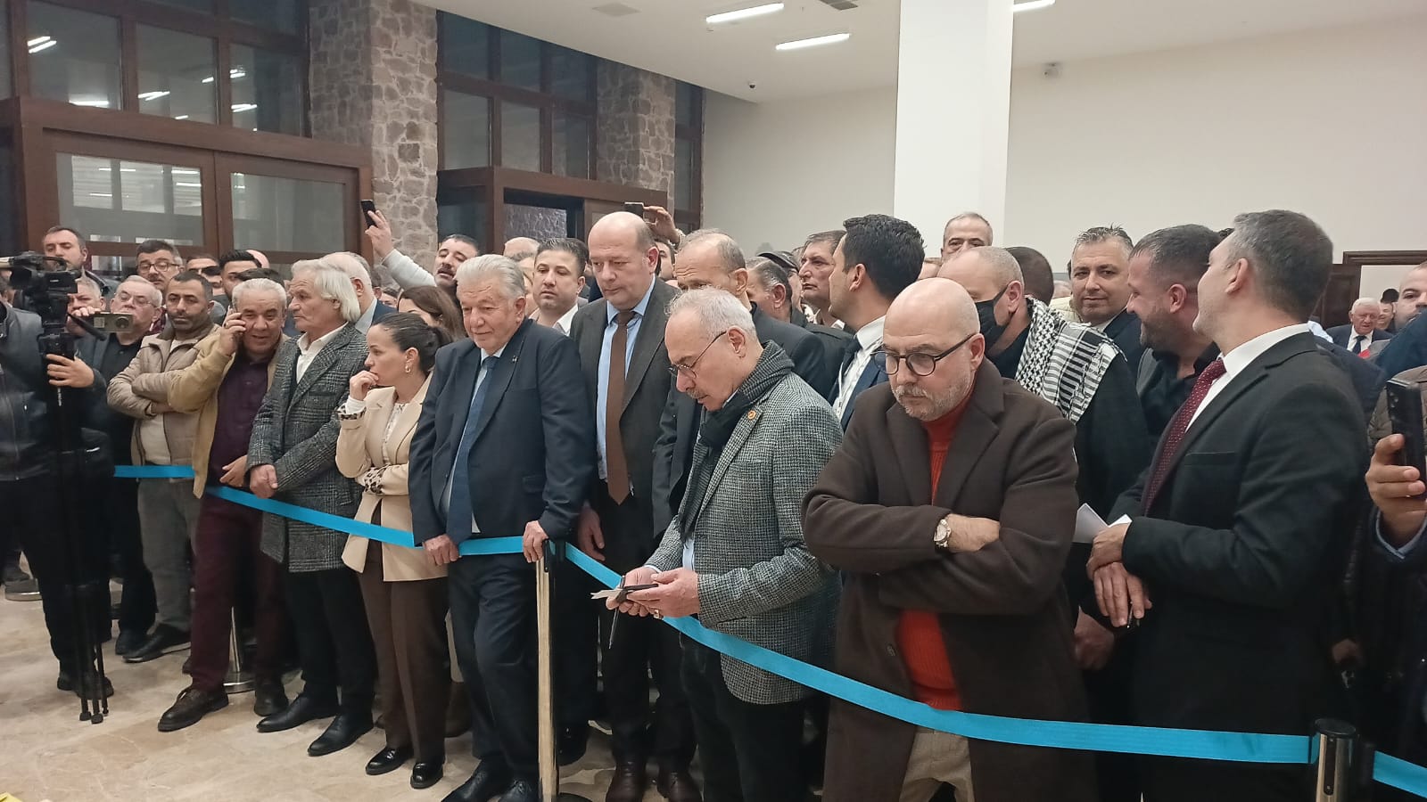 Cesur Yürekli̇ Esnaf Kazandi...