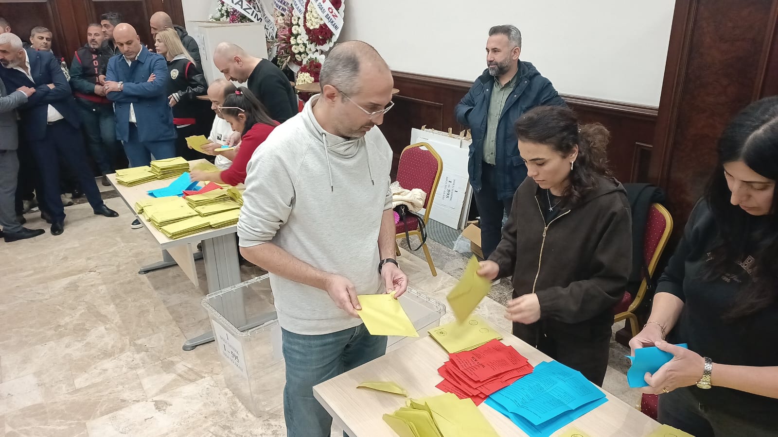 Cesur Yürekli̇ Esnaf Kazandi...2