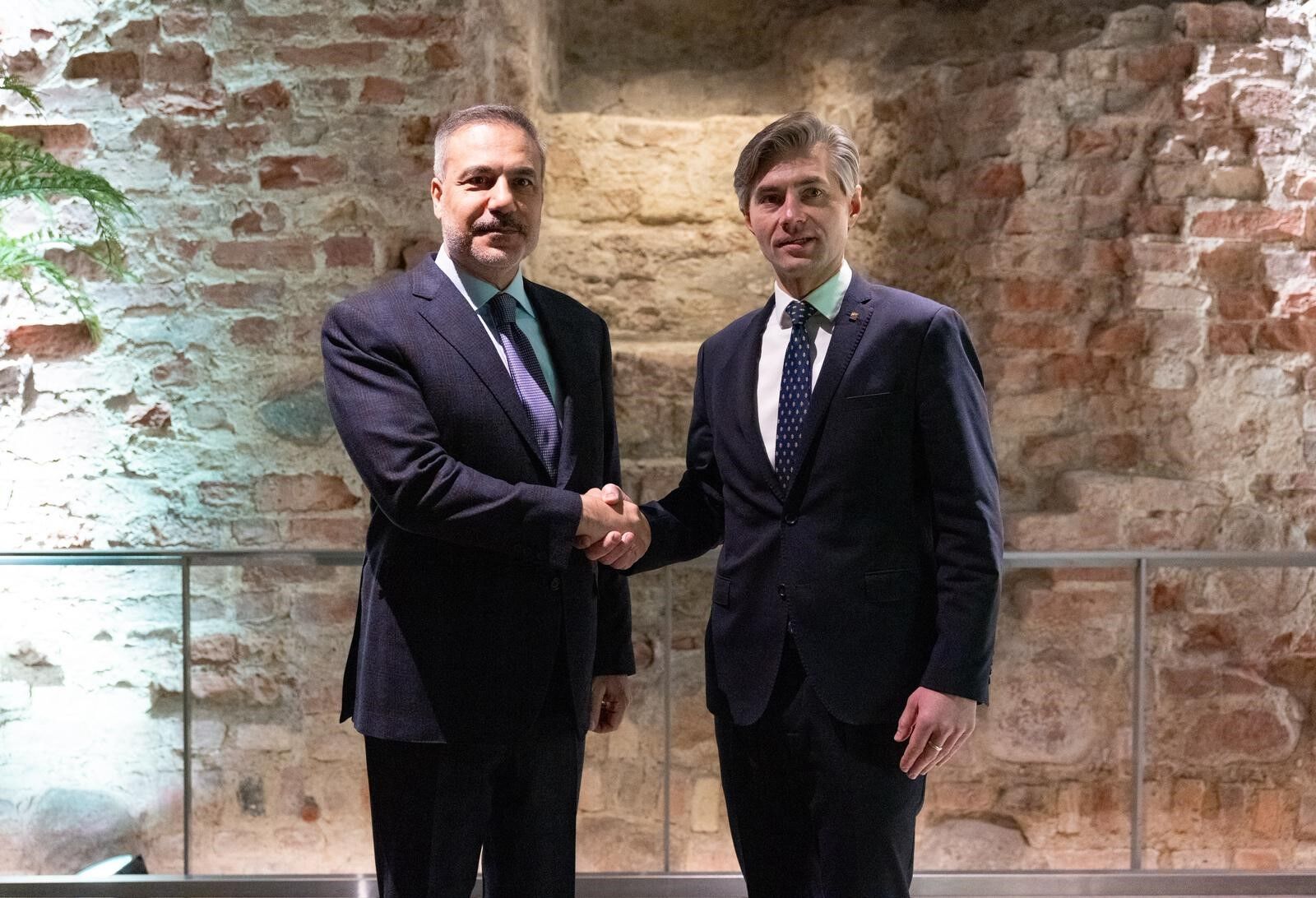 Vilnius’ta kritik baş başa görüşmeler