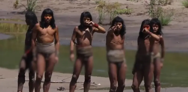 Dünyayla Teması Olmayan Kabile Ilk Kez U Kadar Yakından Görüntülendi