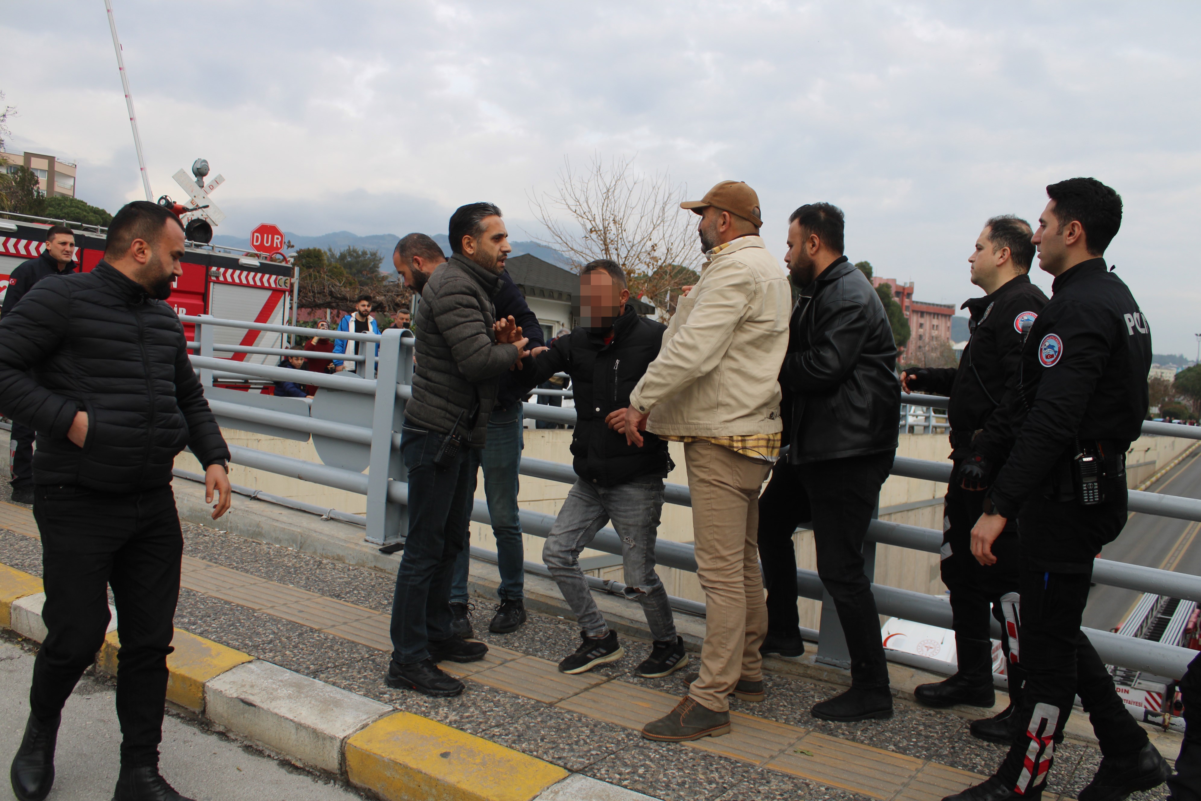 Efeler’de Alt Geçitte Intihar Girişimi2