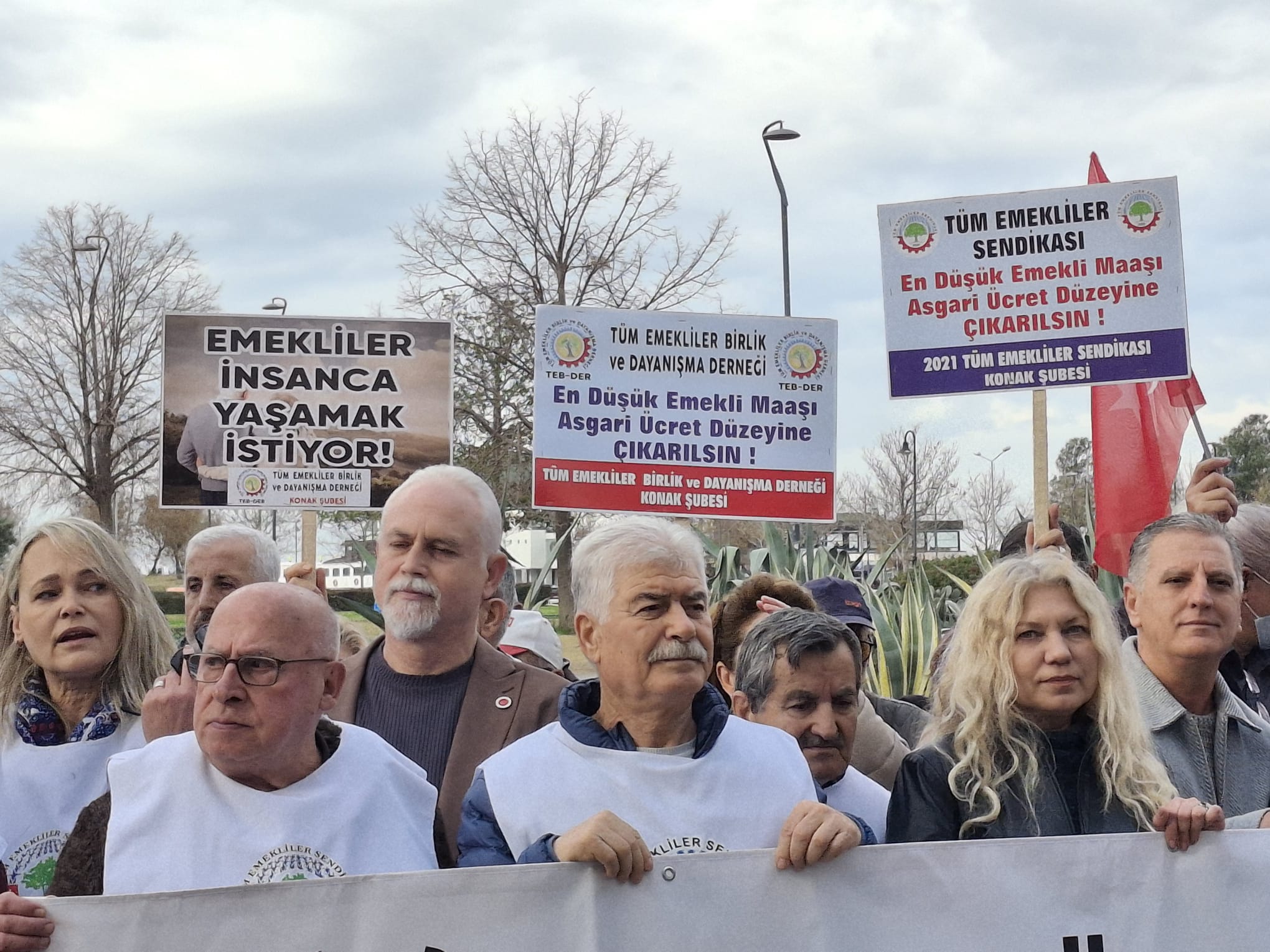 “Emekli maaşı asgari ücretten az olmamalı”