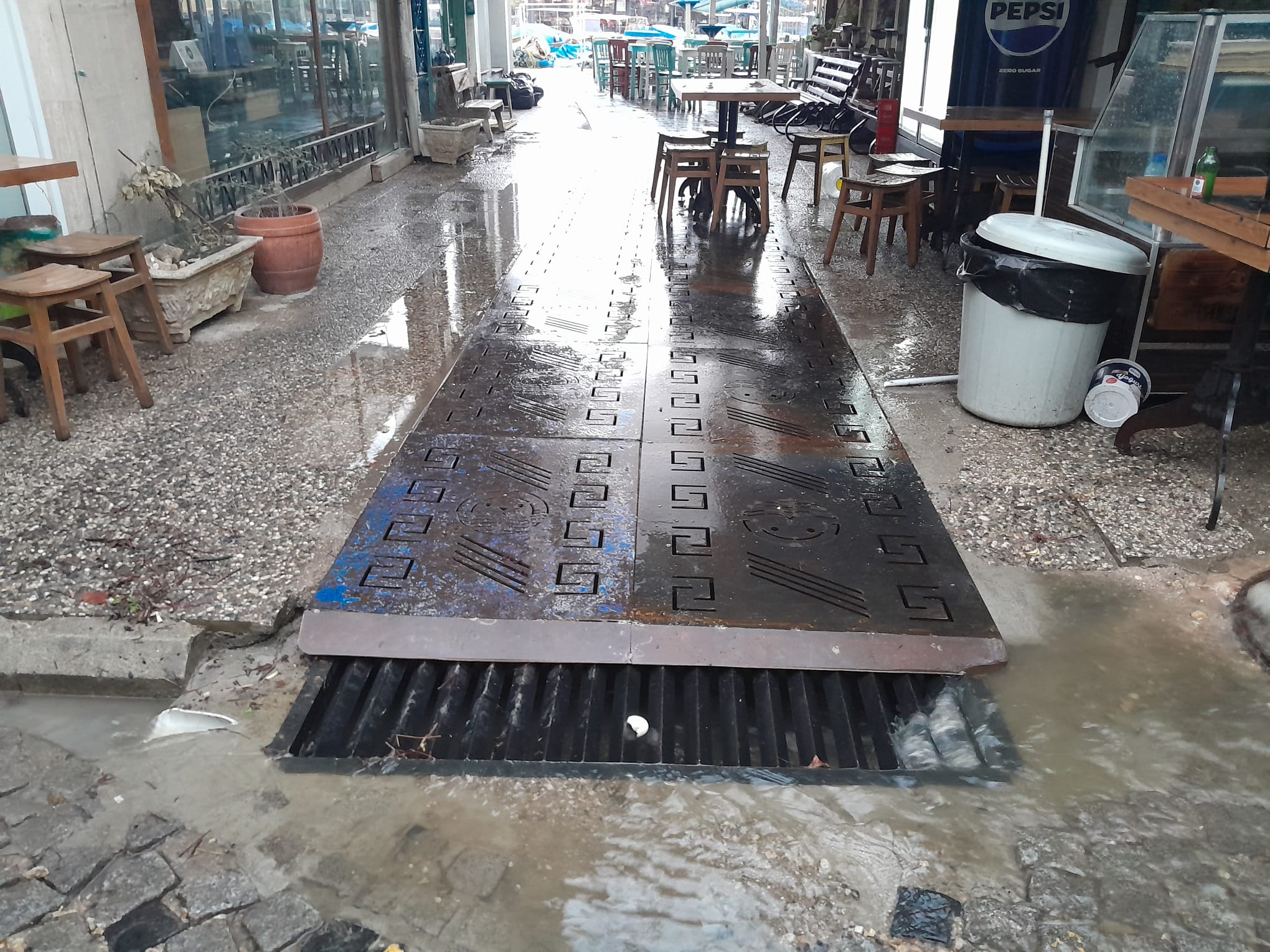 Foça Belediyesi Ekipleri Fırtına Ve Yağışa Karşı Teyakkuzda (5)