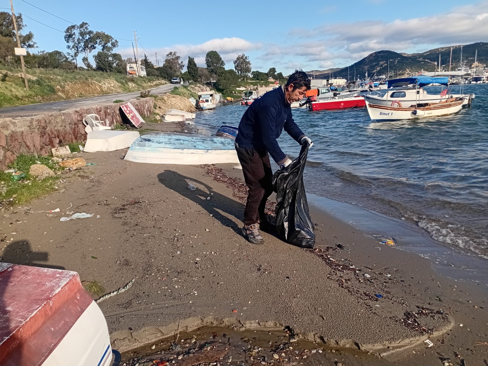 Foça’da Eş Zamanlı Operasyon