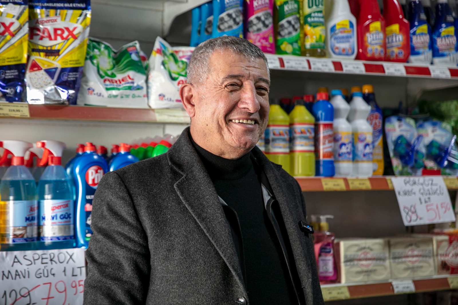 İhtiyaç sahiplerine ücretsiz ekmek 