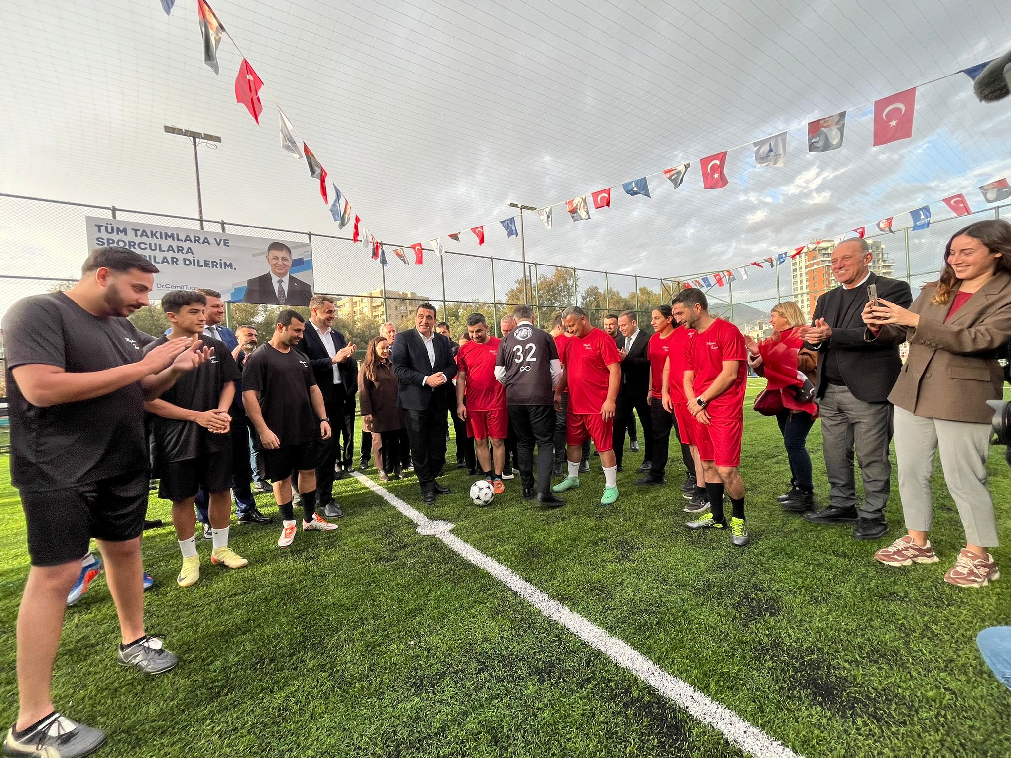 İl Başkanı Güç’ten AK Parti eleştirisi: Biz sokaklarda gezerken göremiyoruz!