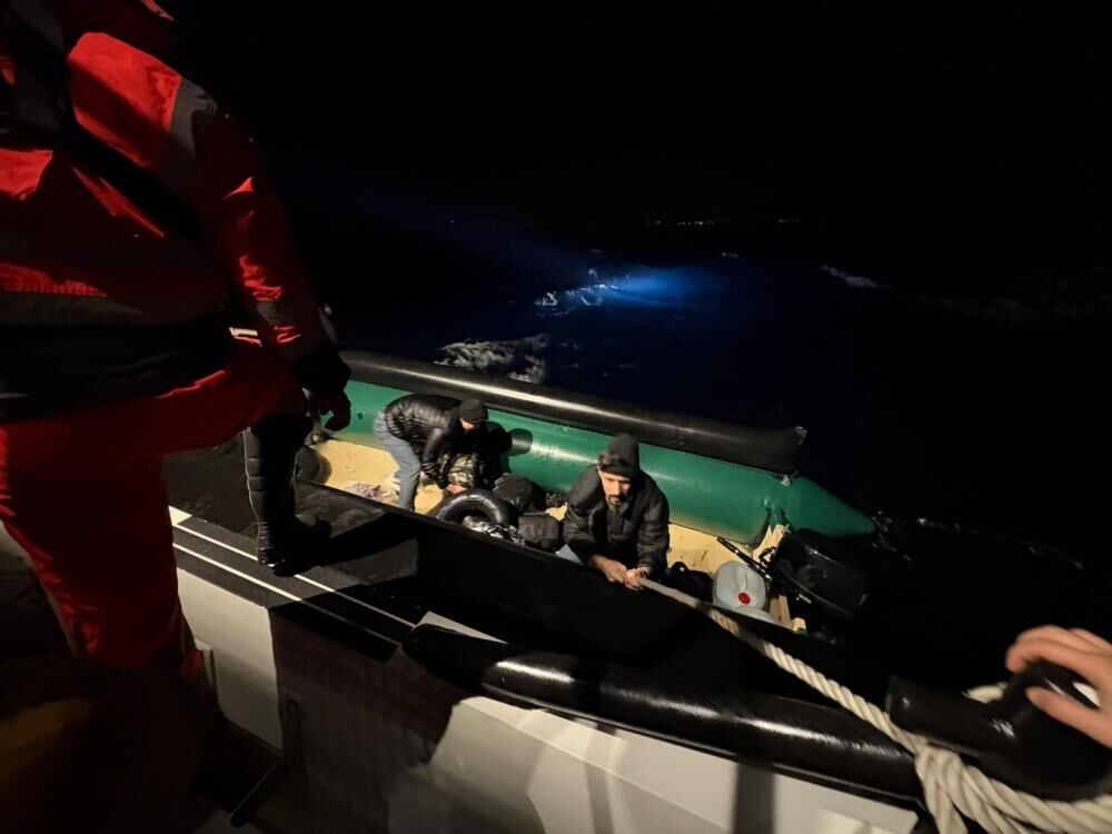 İzmir'de 43 Düzensiz Göçmen Yakalandı