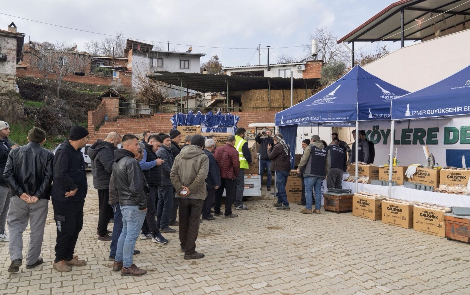 İzmir’de Afetzede Arıcılara Can Suyu2
