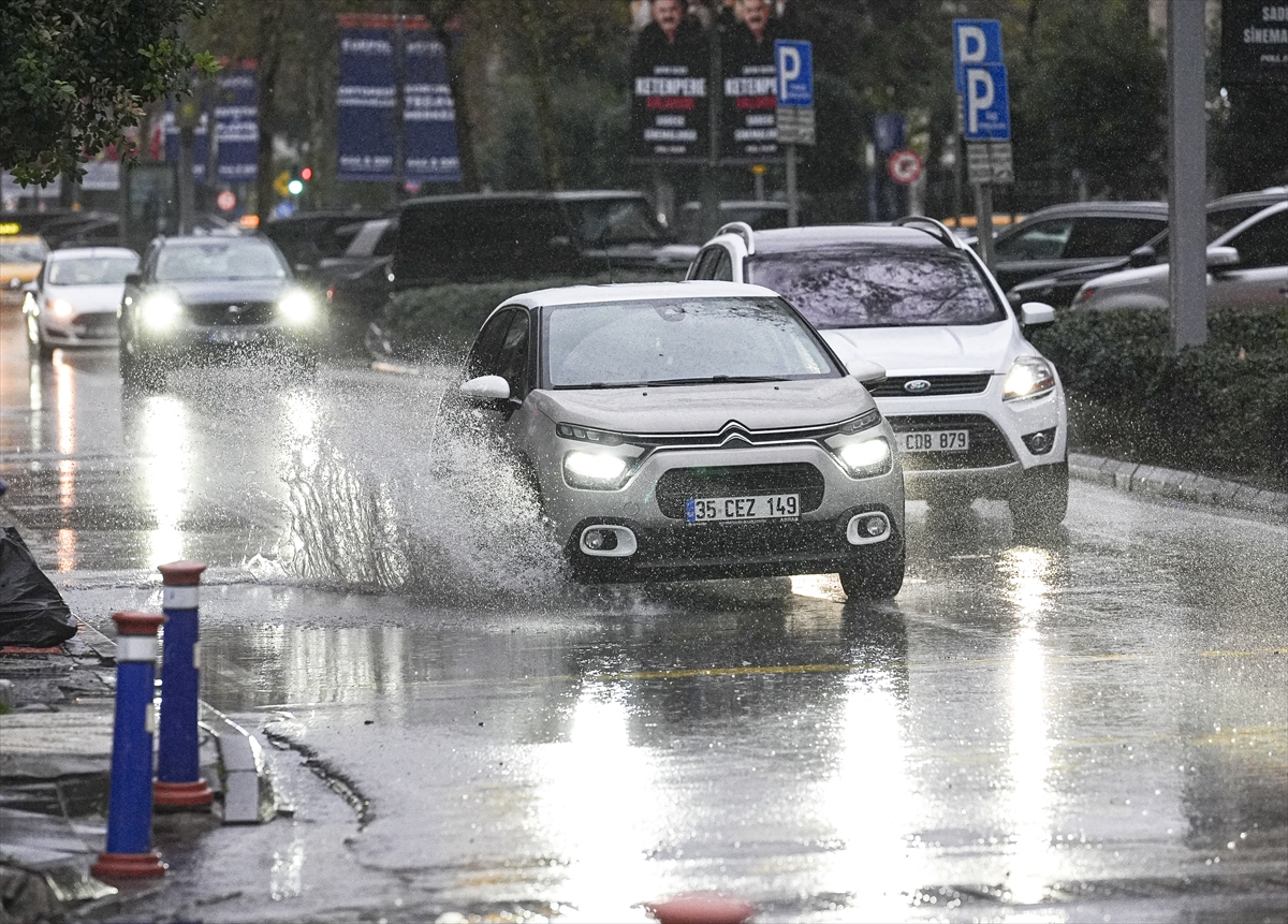 Esnafın suyla mücadelesi ve tahliye mesaisi