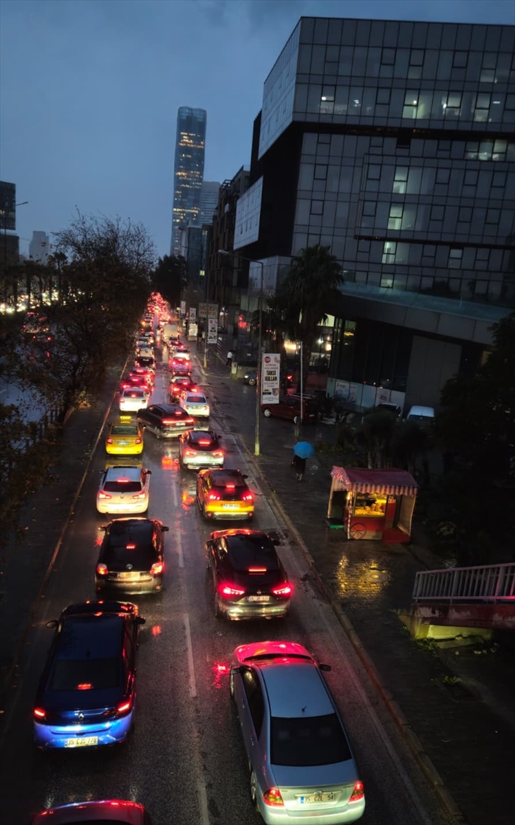 İZDENİZ seferlerine fırtına engeli