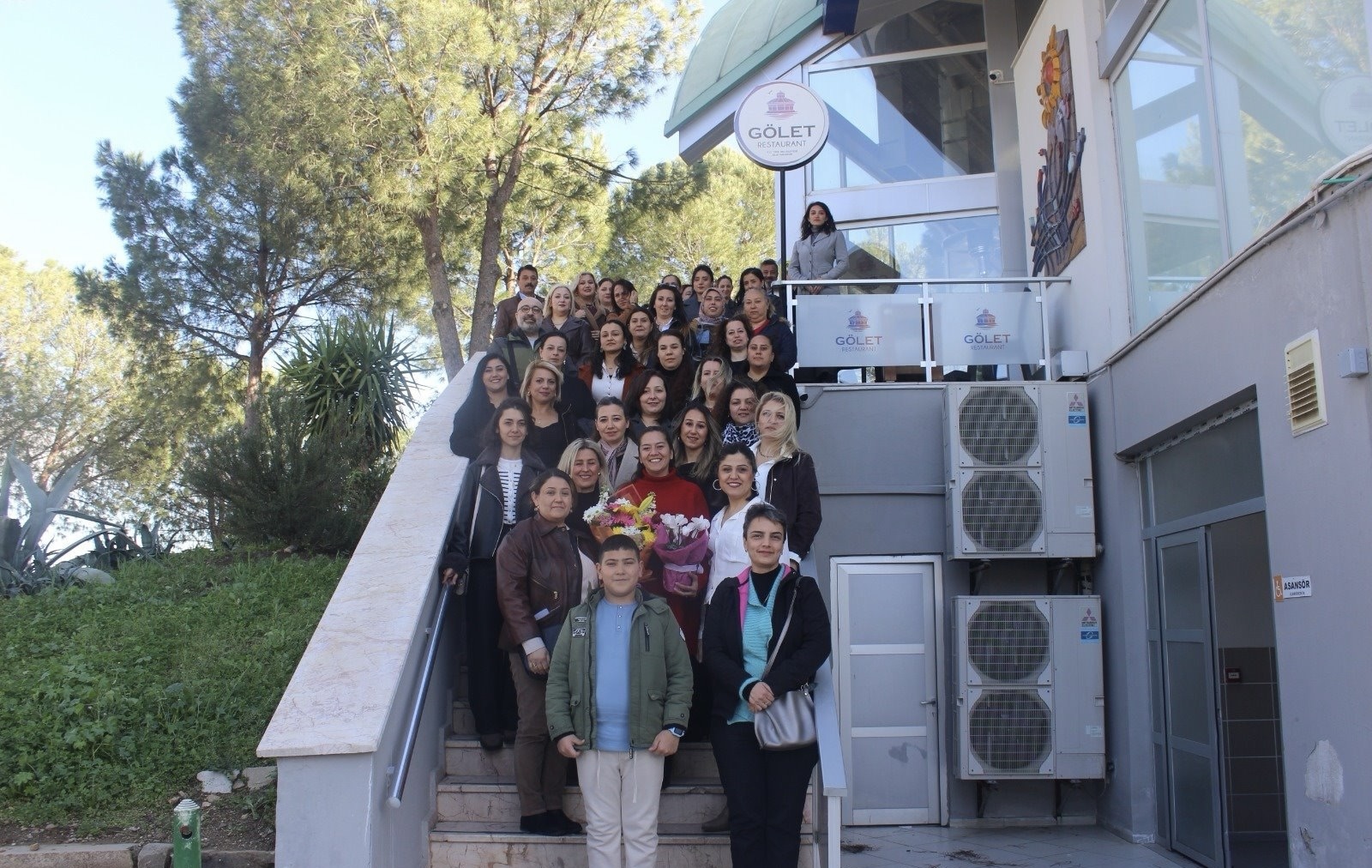 İzmir’de Okul Aile Birliklerine Destek Projesin