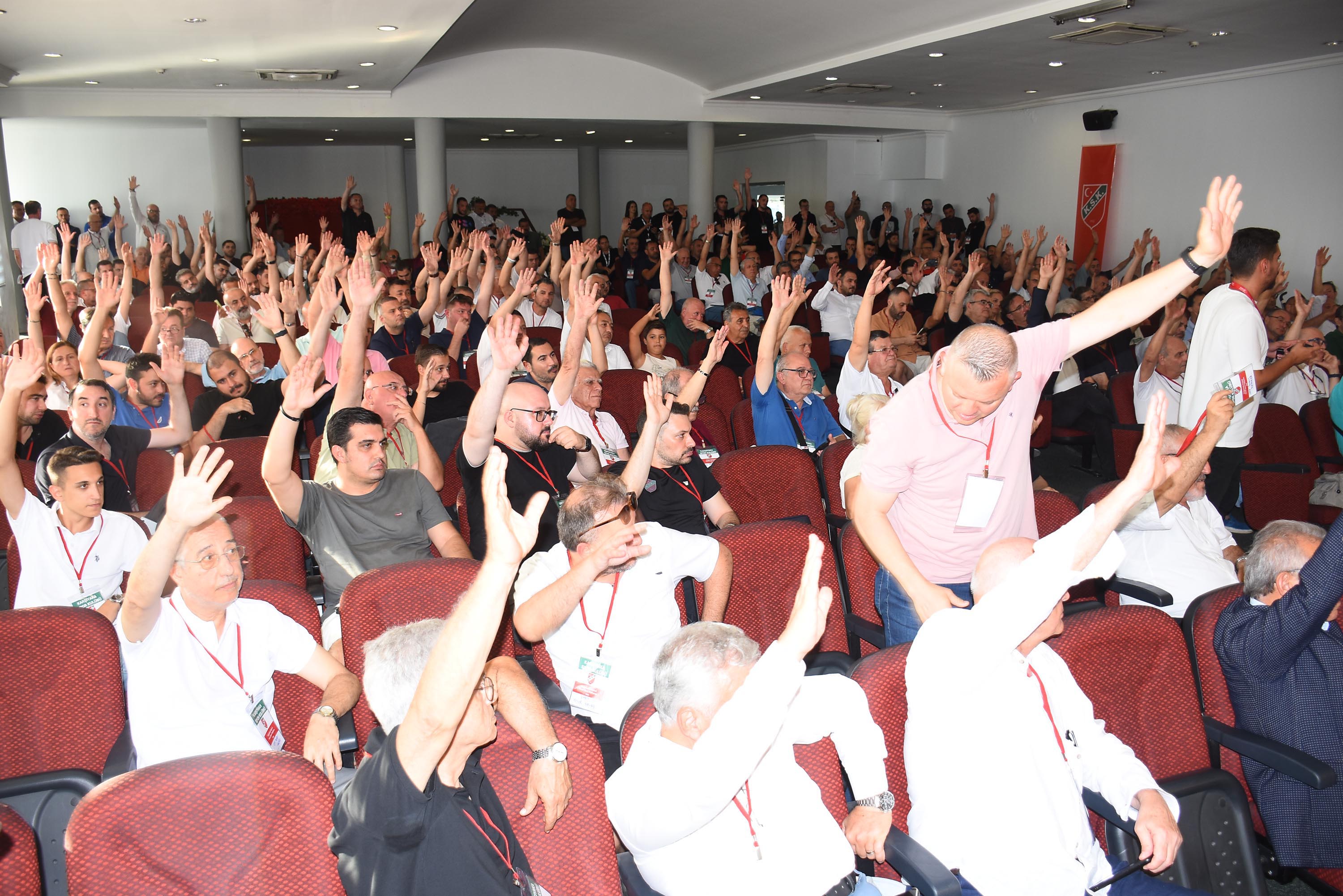 K A R S I Y A K A D A D I V A N G U C L E N I Y O R 1092164 324204