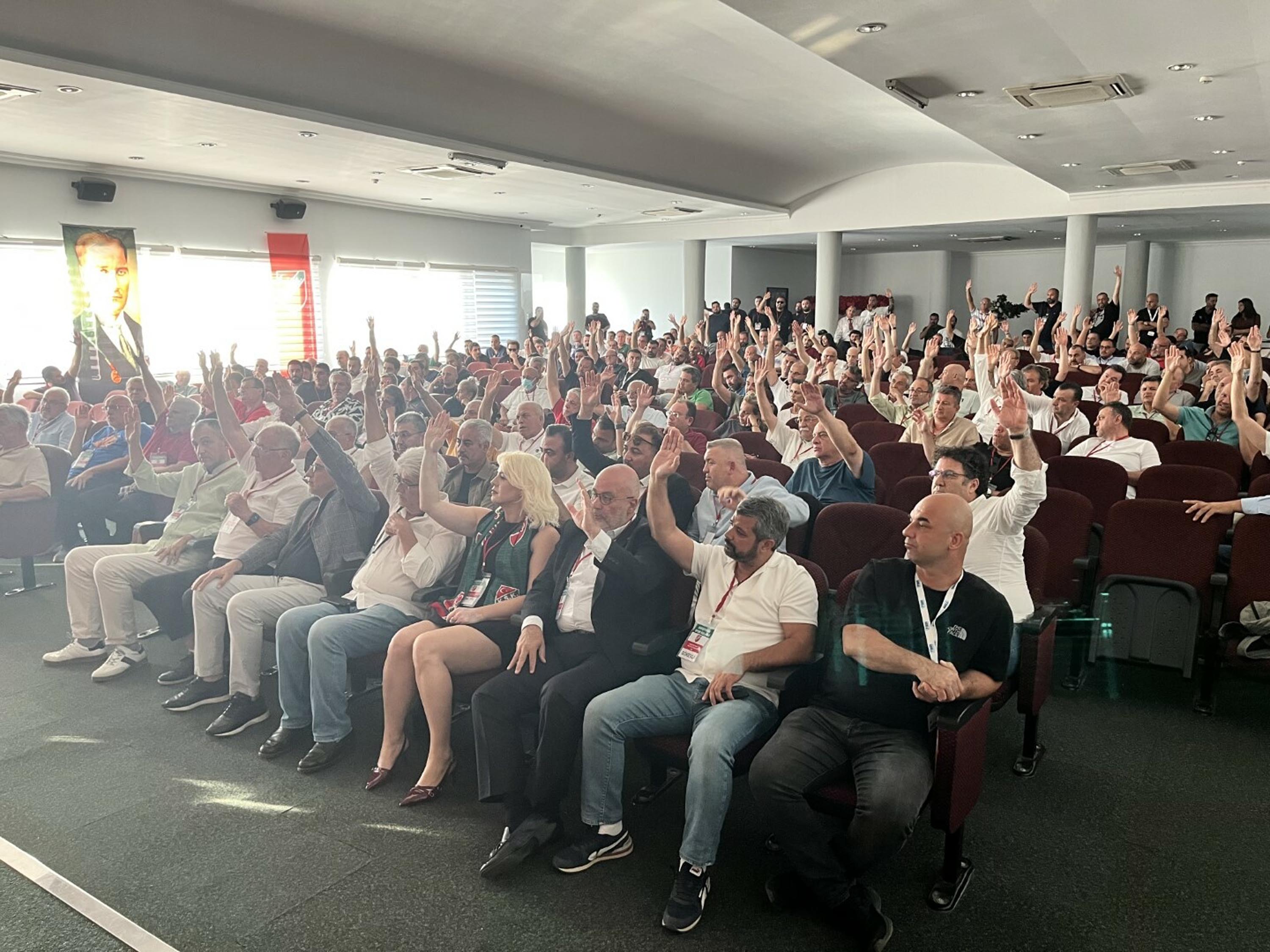 K A R S I Y A K A D A D I V A N G U C L E N I Y O R 1092165 324204