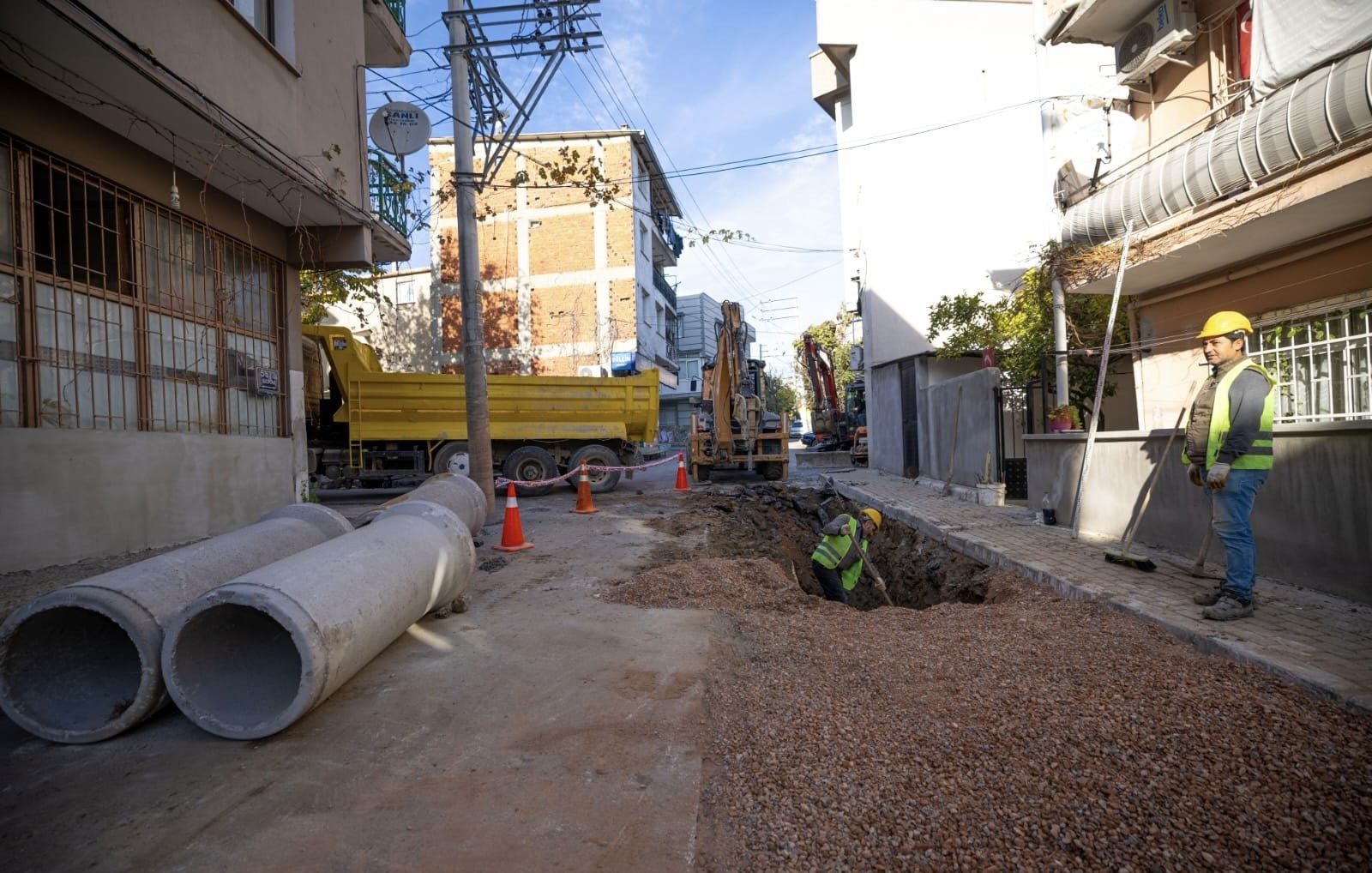 Karabağlar’da Yeni Bağlantı Yolu Trafiğe Hazırlanıy