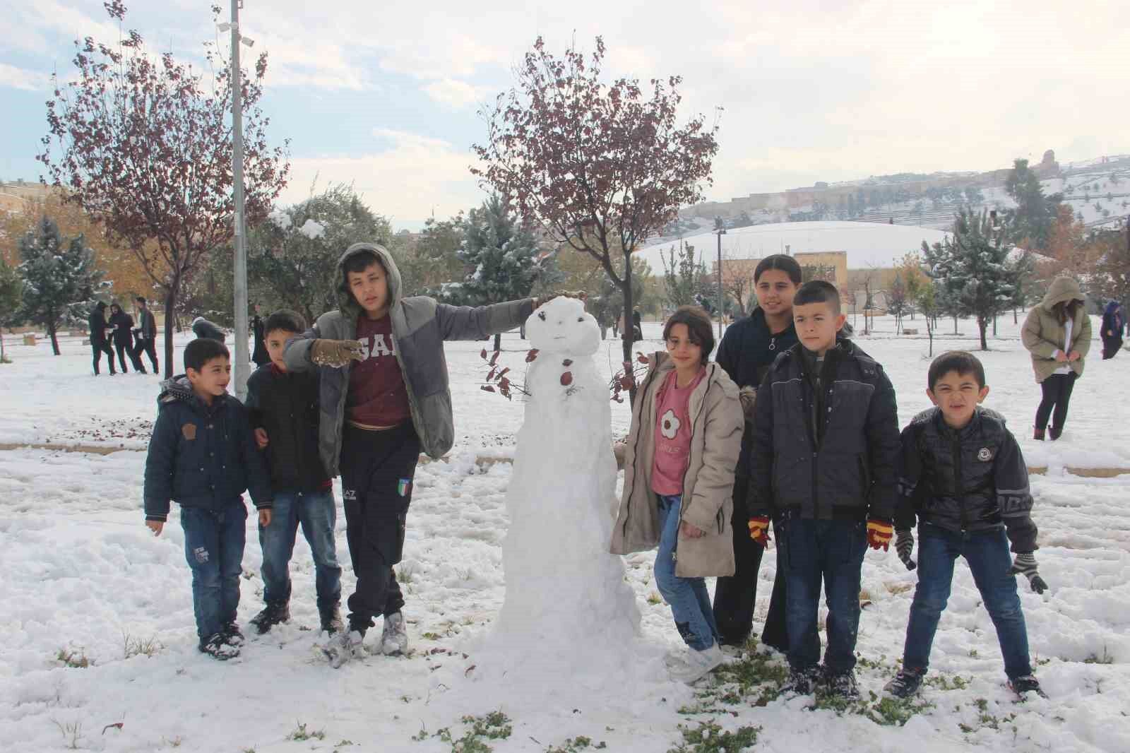 Karda Oynayan Çocuklar 4