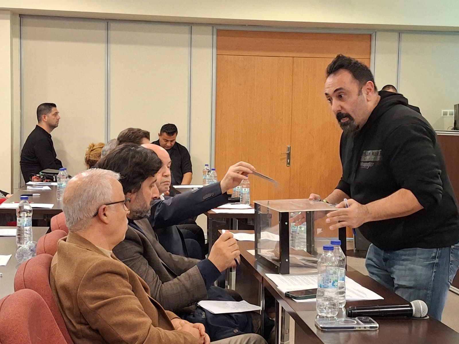 AK Parti’den denetim komisyonu eleştirisi!