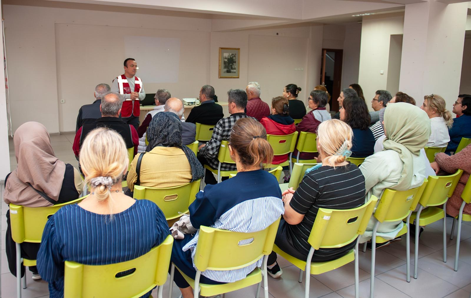 Karşıyaka’da Afet Seferberliği Başlatıldı. Belediye Ve Halk Birlikte Hareket Etti.1